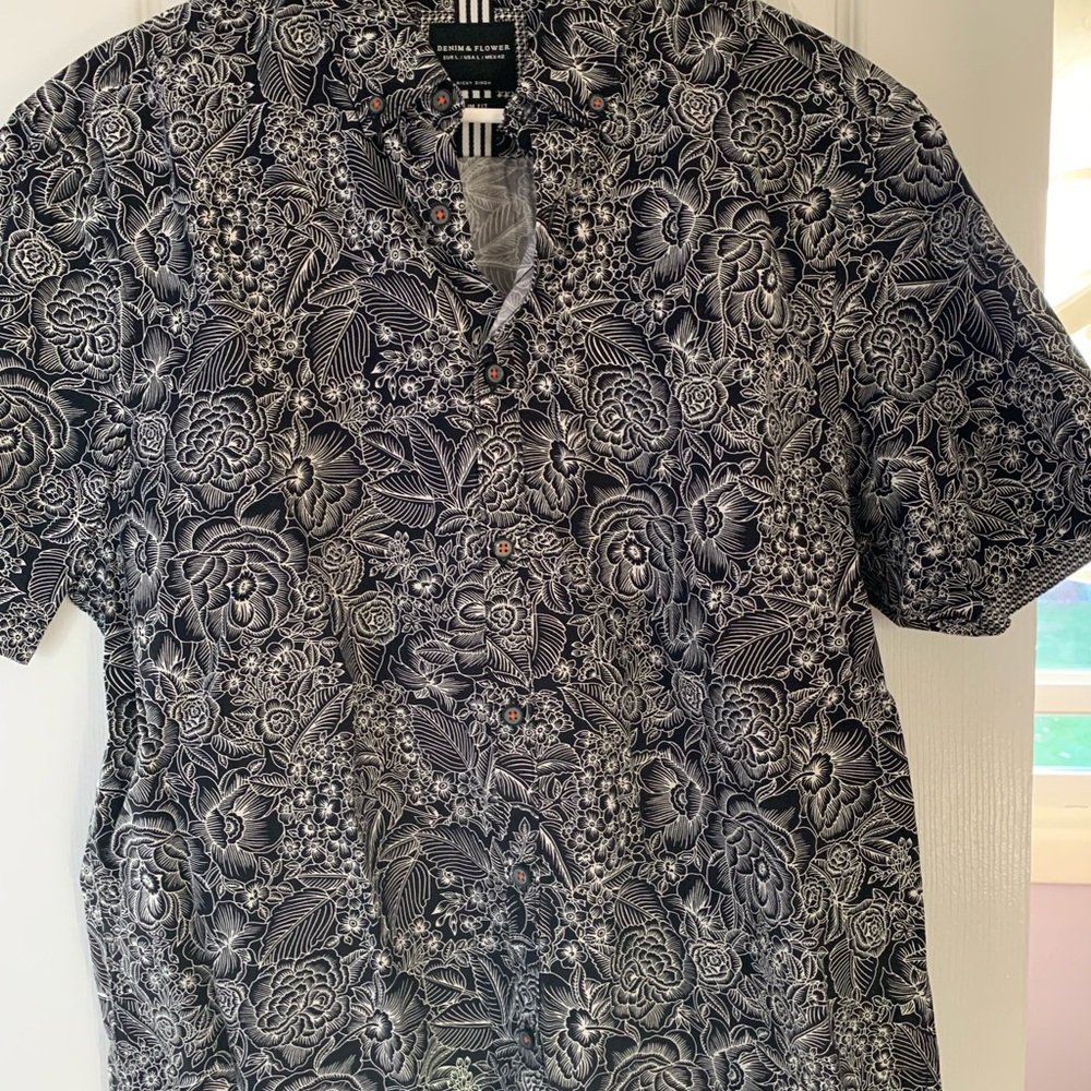 NWOT Denim & Flower Men’s casual button down